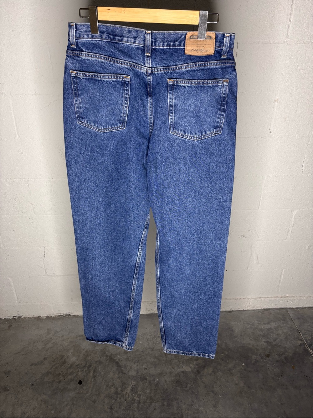 Eddie Bauer Mens (US) 35x34 Relaxed Fit Blue Jeans Denim Casual Straight Leg
